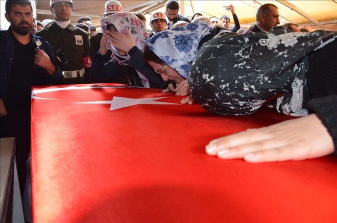Gözyaşları sel olup aktı