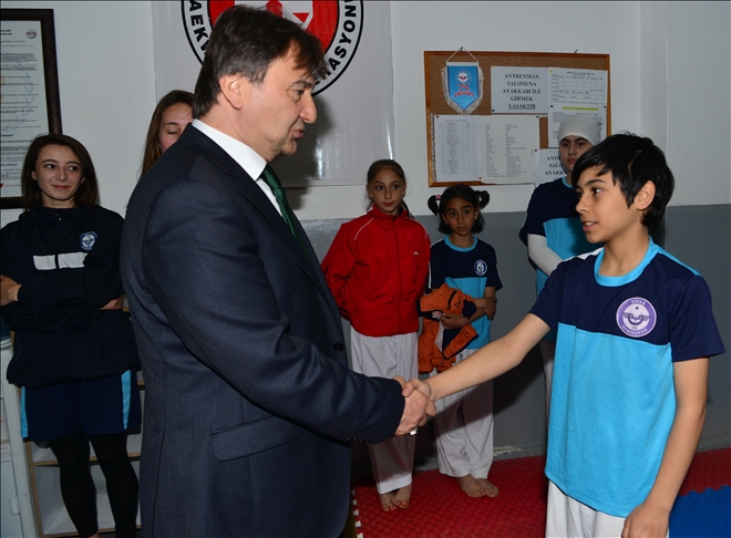DEMİRSPOR KÖKLÜ BİR KULÜP