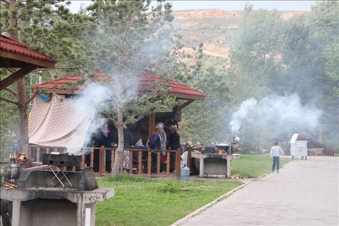Mangaldan Ramazan´da da vazgeçmediler