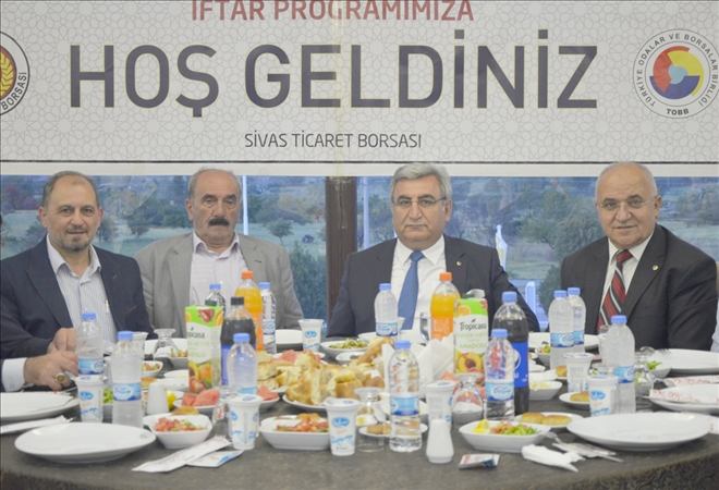 İFTARDA BULUŞTULAR