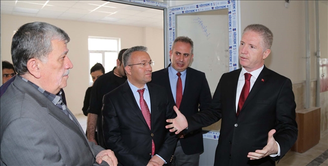İŞİTME ENGELLİLER  LİSESİNE KAVUŞTU