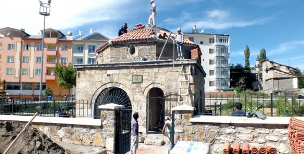 Sivas´taki Türbeler Bakım Ve Onarıma Alındı
