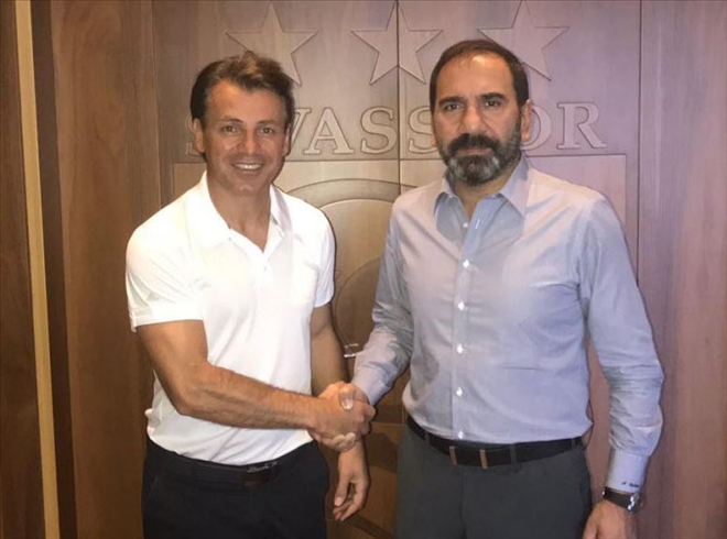 Tamer hoca ekibiyle geliyor