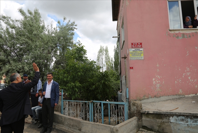 YAĞMURDAN ETKİLENEN  EVLERİN ZARARLARI ÖDENECEK