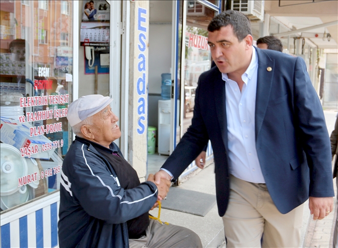 EN İYİ YAPTIKLARI  İŞ GÖZ BOYAMAK   