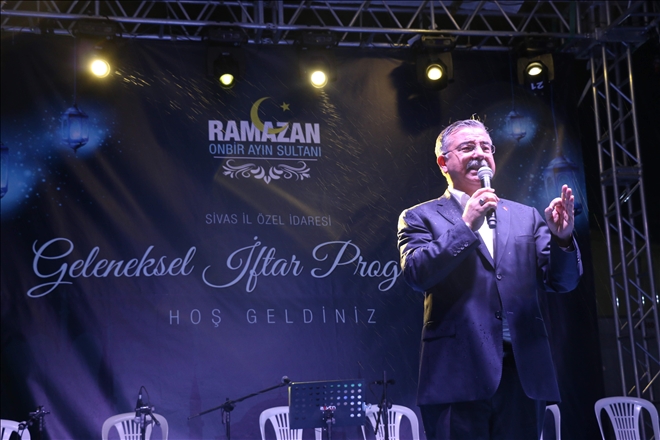  Yılmaz, iftar programına katıldı