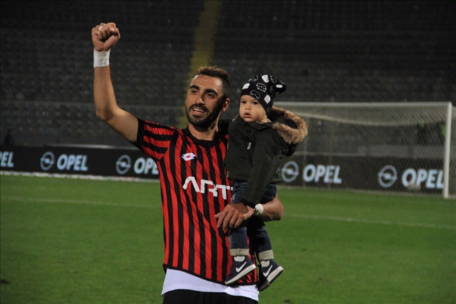 ÇİFTÇİ VE YEŞİLYURT  YİĞİDO OLDU