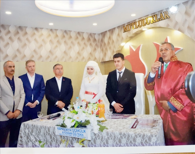 Mermer oğlunun nikahını kıydı 