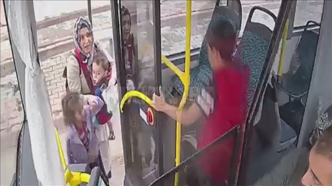 Minik çocuğun gözyaşlarına dayanamadı 