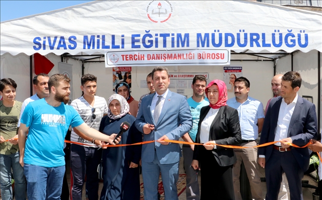 Tercih danışmanlığı  çadırı hizmette