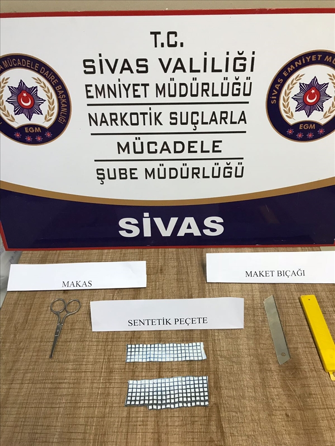 Uyuşturucu ticareti yapan 2 kişi tutuklandı