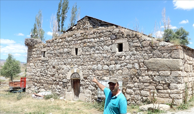 Biri Camiyi Diğeri İse Kiliseyi Mesken Tuttu 