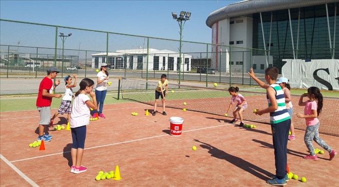 Tenis´te Çalışmalar Hız Kesmiyor