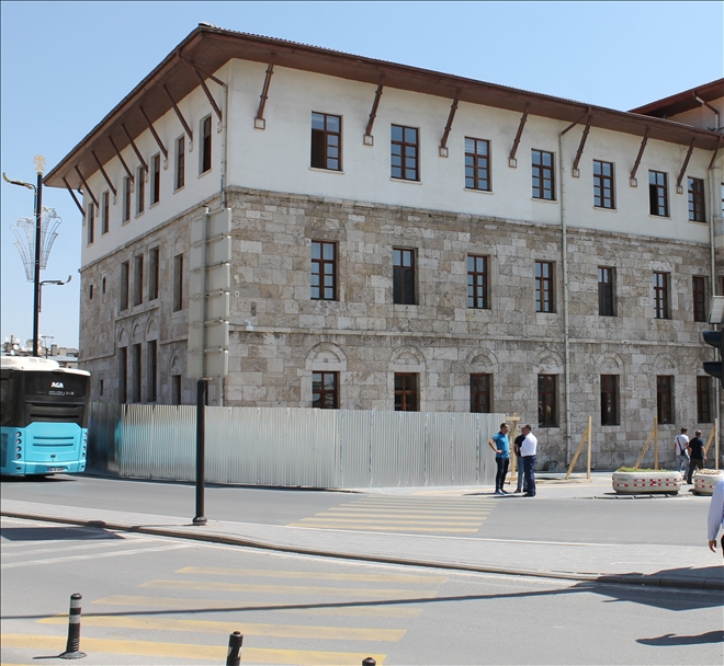 Valilik Binasının Çatısı Onarılacak