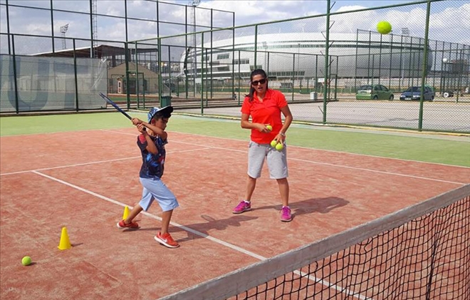 Tenis´te Çalışmalar Tam Gaz