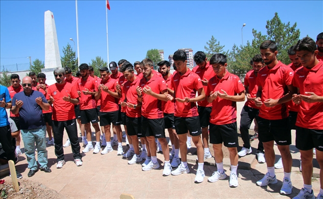Gaziantepspor´dan Şehit Anne ve Bebeğine Ziyaret