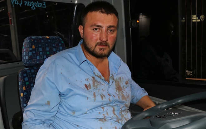 Yolcu İle Otobüs Şoförünün Kavgası Kameralara Yansıdı