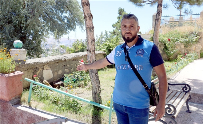 Tarihi Mezar Taşı Duvardan Çıktı 