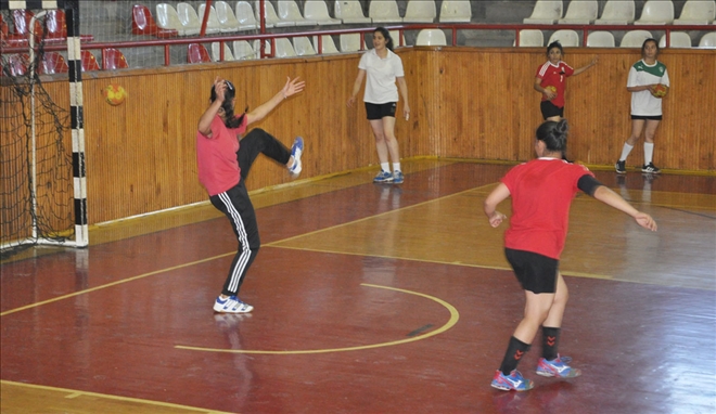 Hentbol Takımında Kupa Mesaisi