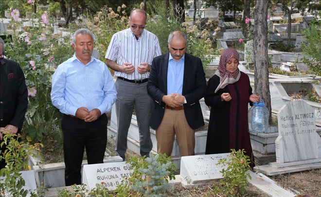 Aydın Kabirleri Ziyaret Etti
