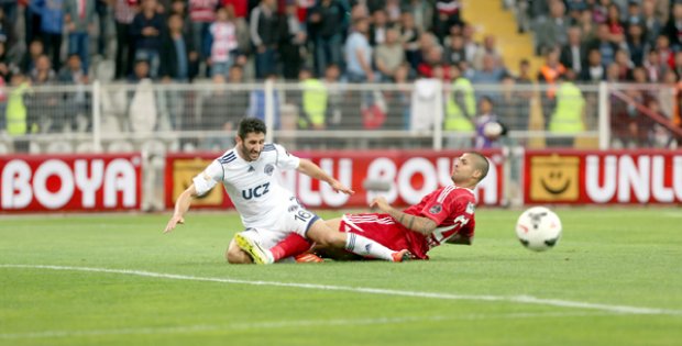 BÜYÜ BOZULDU