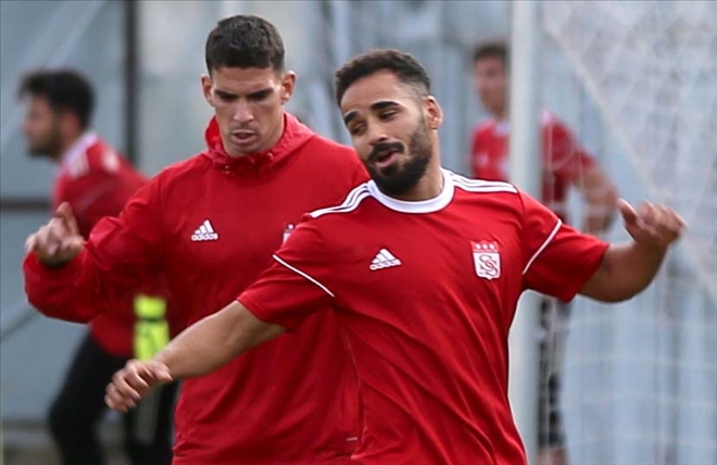 Brezilyalı Douglas Sivasspor´da Mutlu