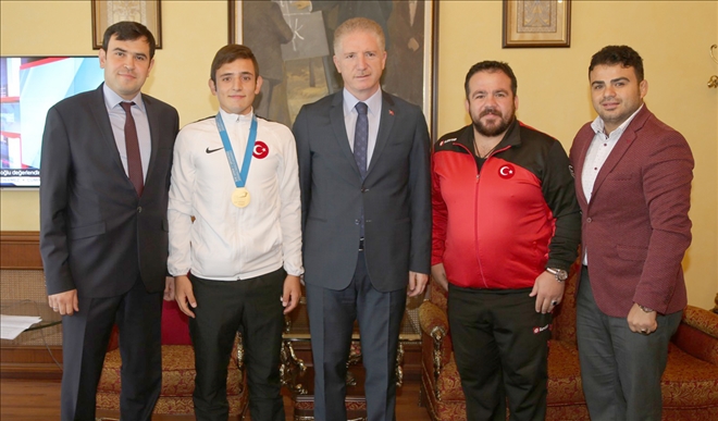 Sağırlar Spor Kulübü Vali´yi Ziyaret Etti