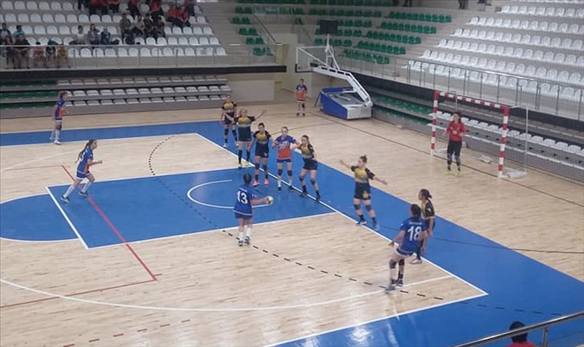 Hentbolcular Yenilgiyle Başladı