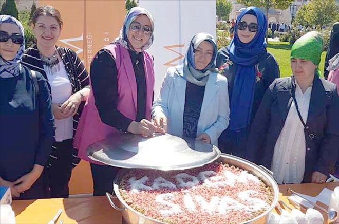 KADEM´den 2 Bin Kişilik Aşure 