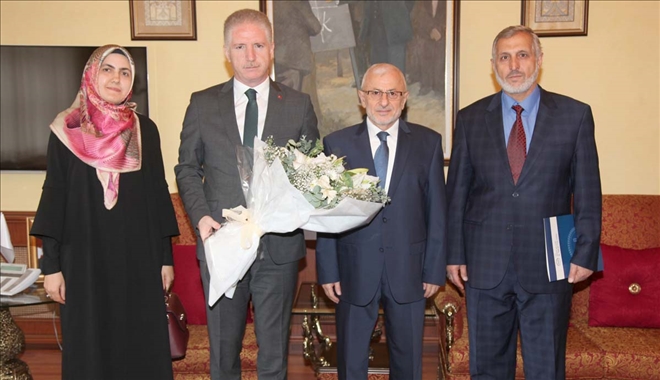 Din Hizmetlerine Adanmış Ömürler 