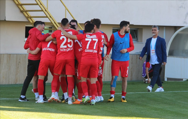 Belediye Evinde Kral