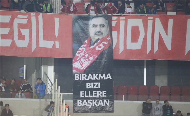 Taraftarlardan Anlamlı Pankart