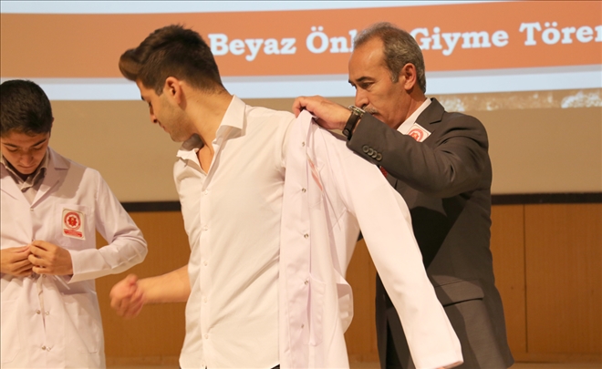 Veterinerlik Fakültesi Öğrencileri Önlük Giydi