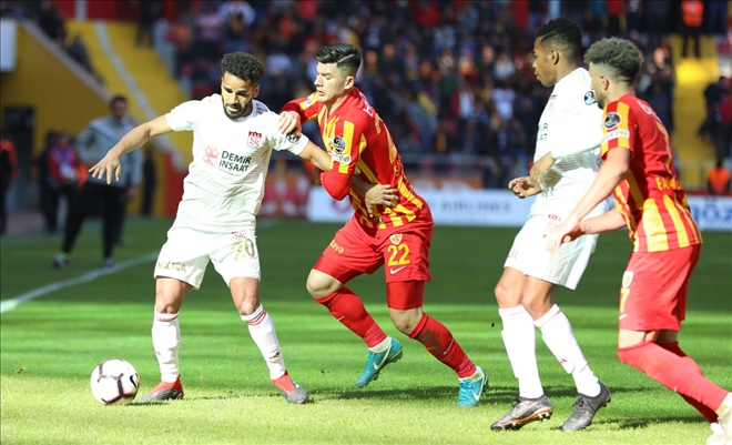 HAKEM: 2 SİVASSPOR: 0