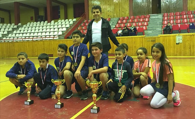 Masa Tenisinde DSİ Şampiyon