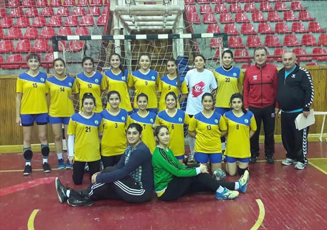 Müdür, Hentbolculara Başarılar Diledi