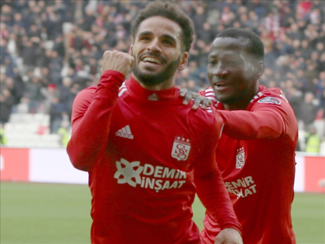 Douglas 2. Golünü Attı