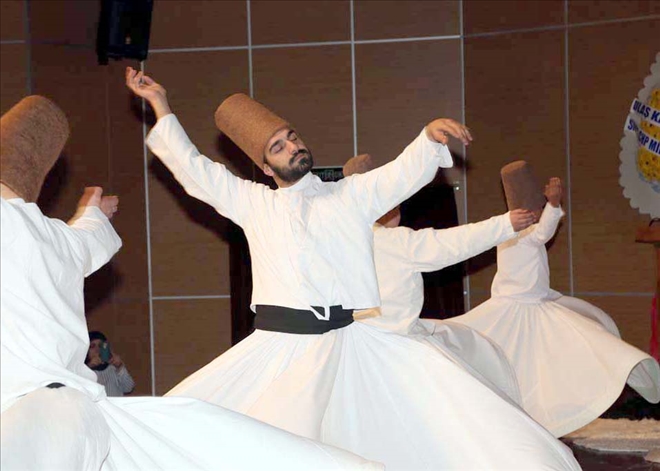 Semazenler İlgi Odağı Oldu