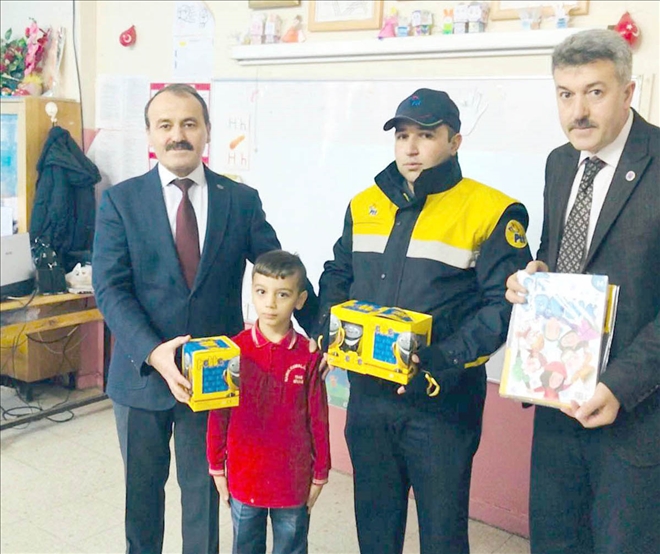 İlk Mektuplarını Arkadaşlarına Yazdılar 