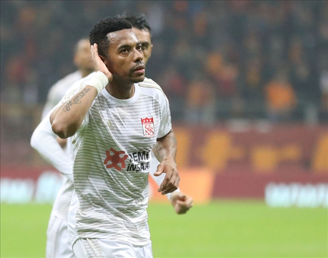 Robinho´ya Vize Yok!