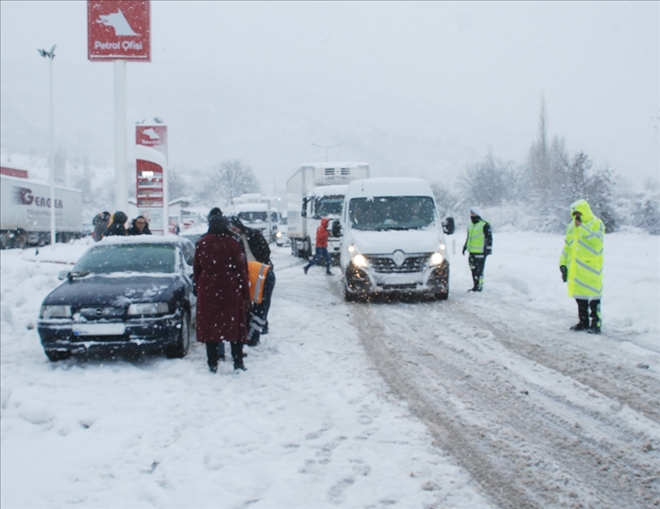 248 Köy Yolu Ulaşıma Kapandı 