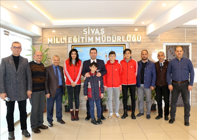 Şampiyondan Müdüre Ziyaret