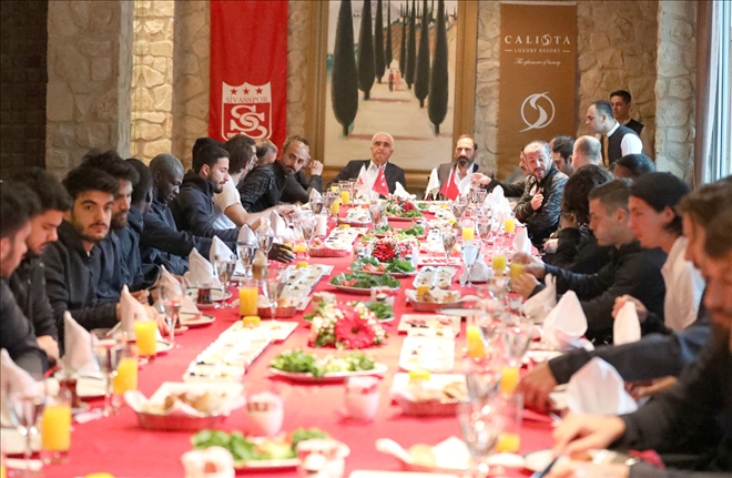 Otel Yönetiminden Yiğidolar´a Moral