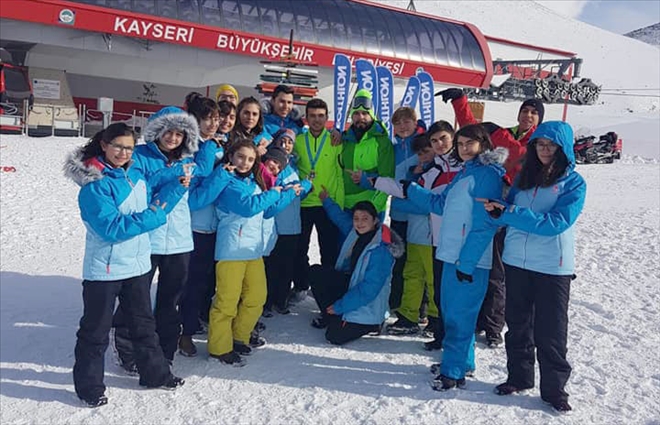 Kayakçılar Derecelerle Döndü