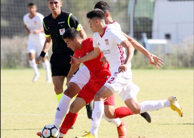 U21 Kaldığı Yerden