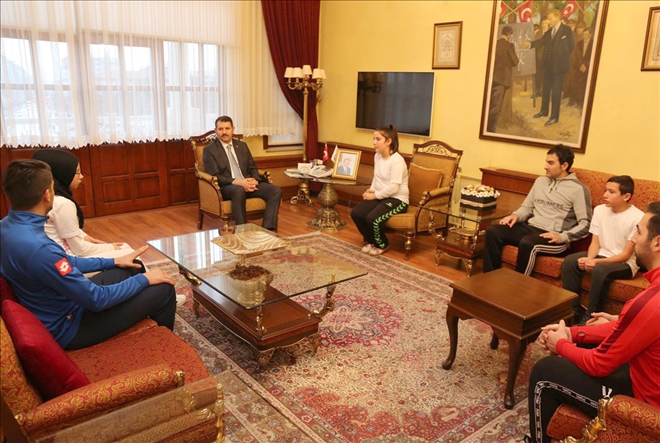 Okçuluk Kulübünden Vali´ye Ziyaret
