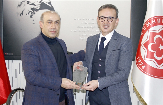 Üniversite Hastanesi´nde Görev Değişimi 