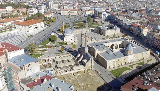 Sultan Şehir İlk 10´a Girdi