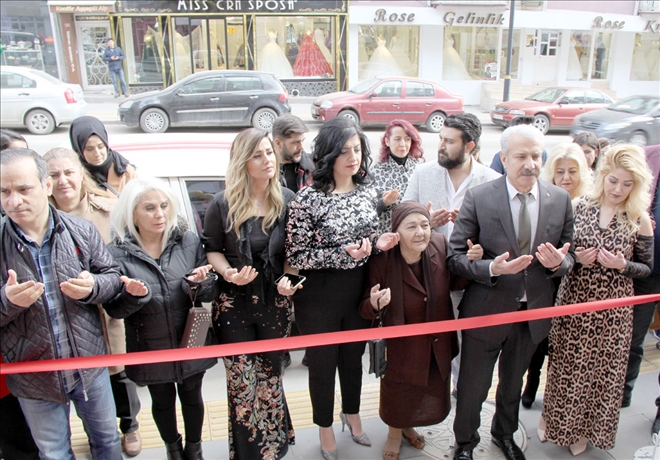 Cansın Moda Evi Açıldı