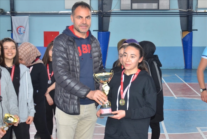 İmranlı ve Gazi Şampiyon Oldu